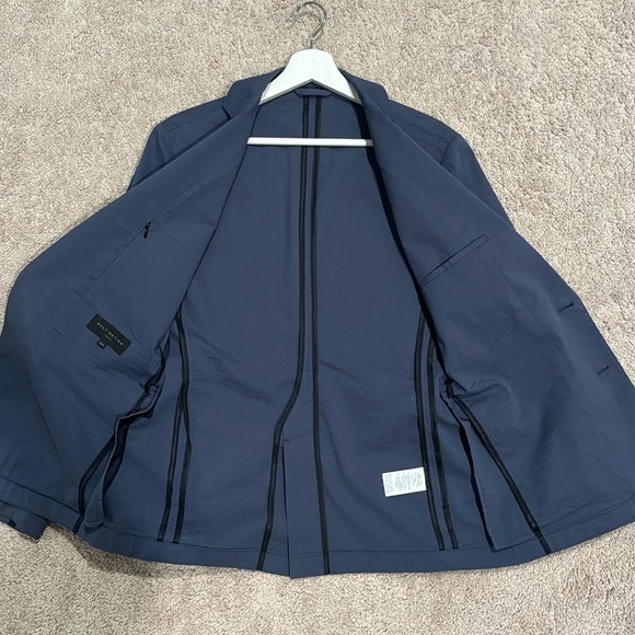 J. Crew Men’s Seersucker Blazer - Picture 5 of 7